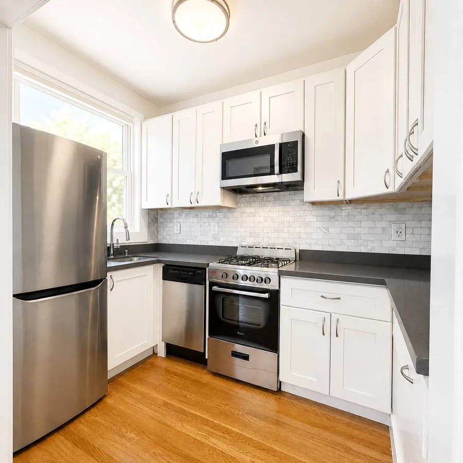 1800 Lakeshore Avenue #4