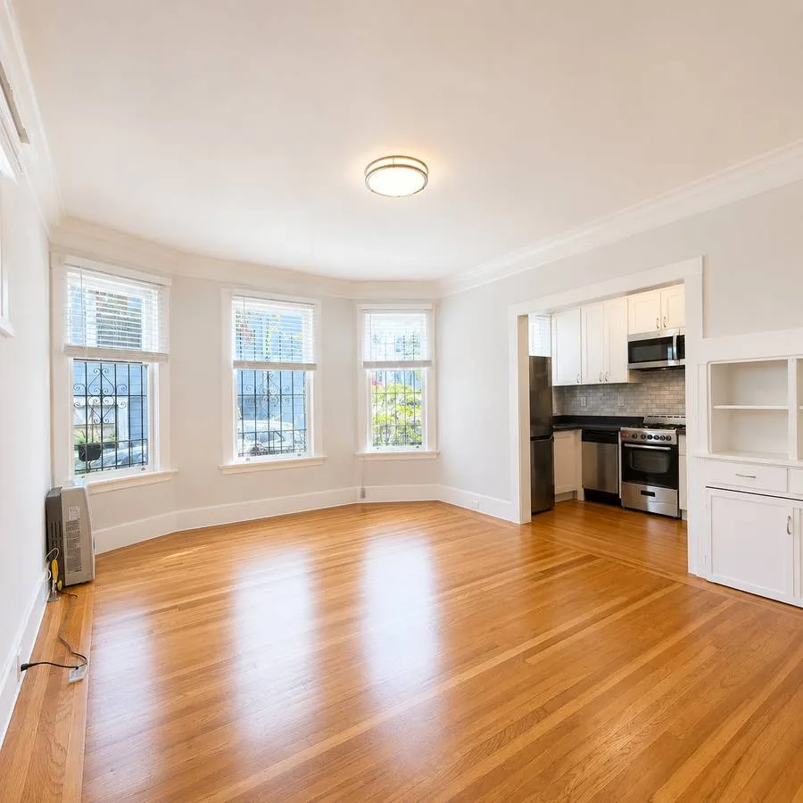 1800 Lakeshore Avenue #4