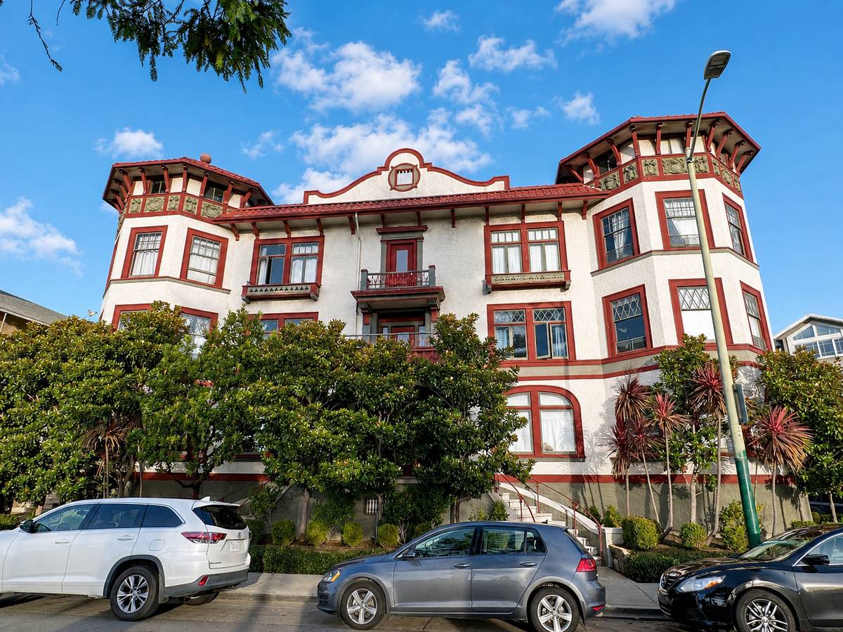 1800 Lakeshore Avenue #4
