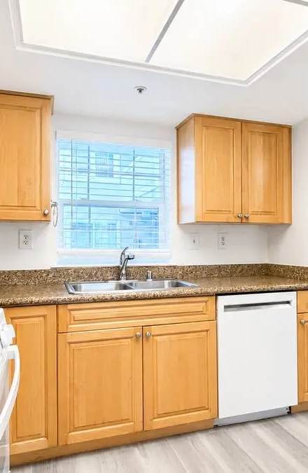90 Athol Avenue #1D, rental in Grand Lake, Oakland