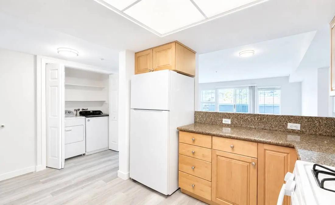 90 Athol Avenue #1D, rental in Grand Lake, Oakland