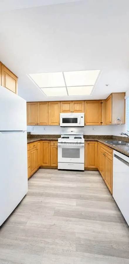 90 Athol Avenue #1D, rental in Grand Lake, Oakland